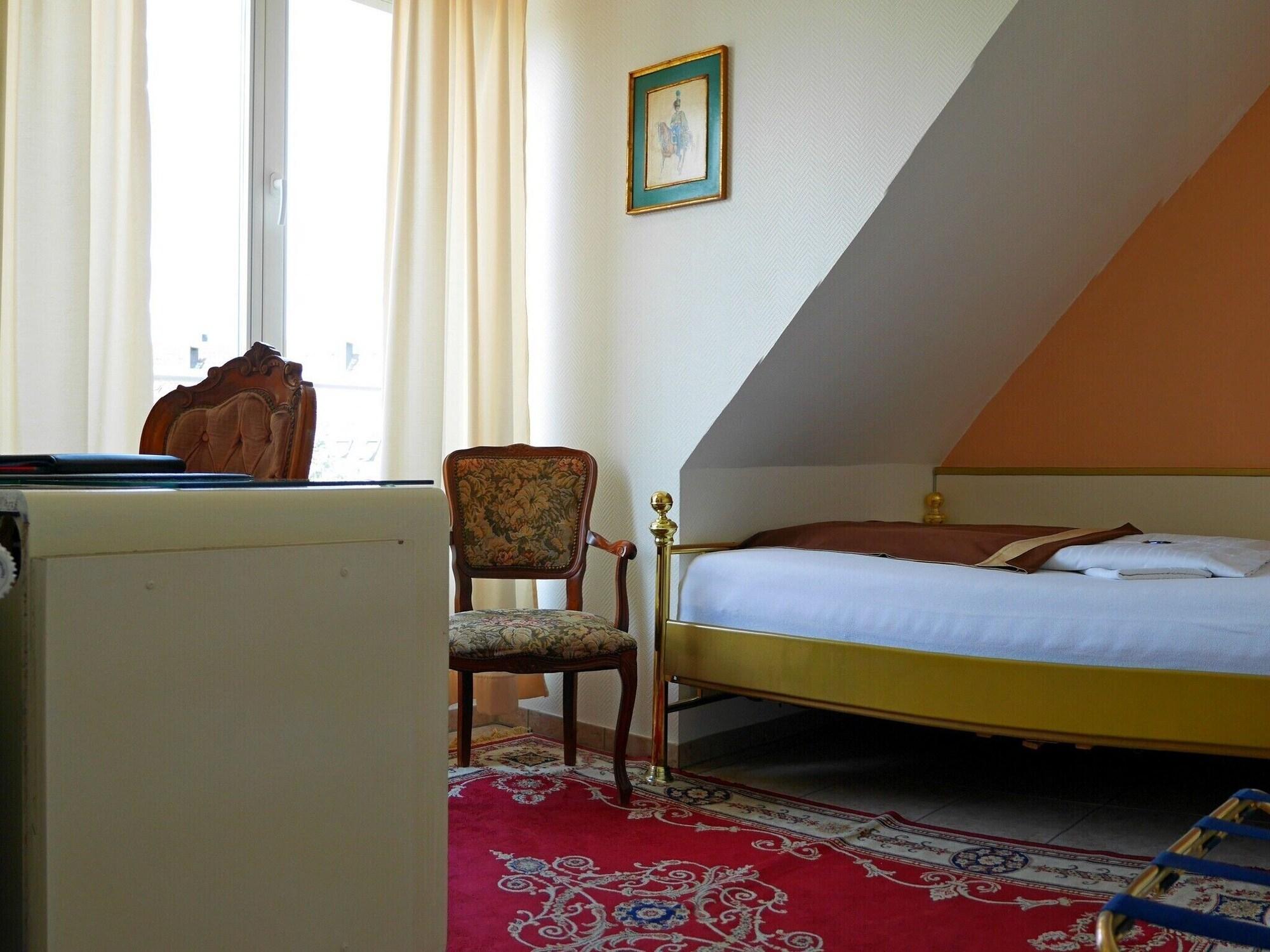 Haus Mooren, Hotel Garni Dusseldorf Ngoại thất bức ảnh