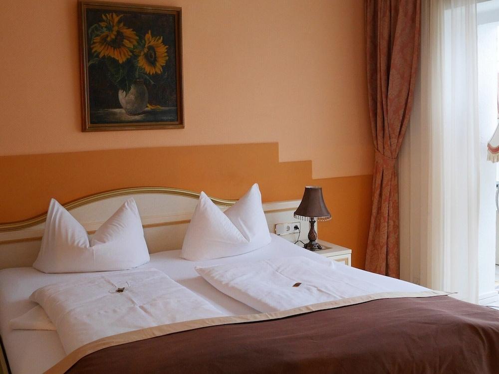 Haus Mooren, Hotel Garni Dusseldorf Ngoại thất bức ảnh