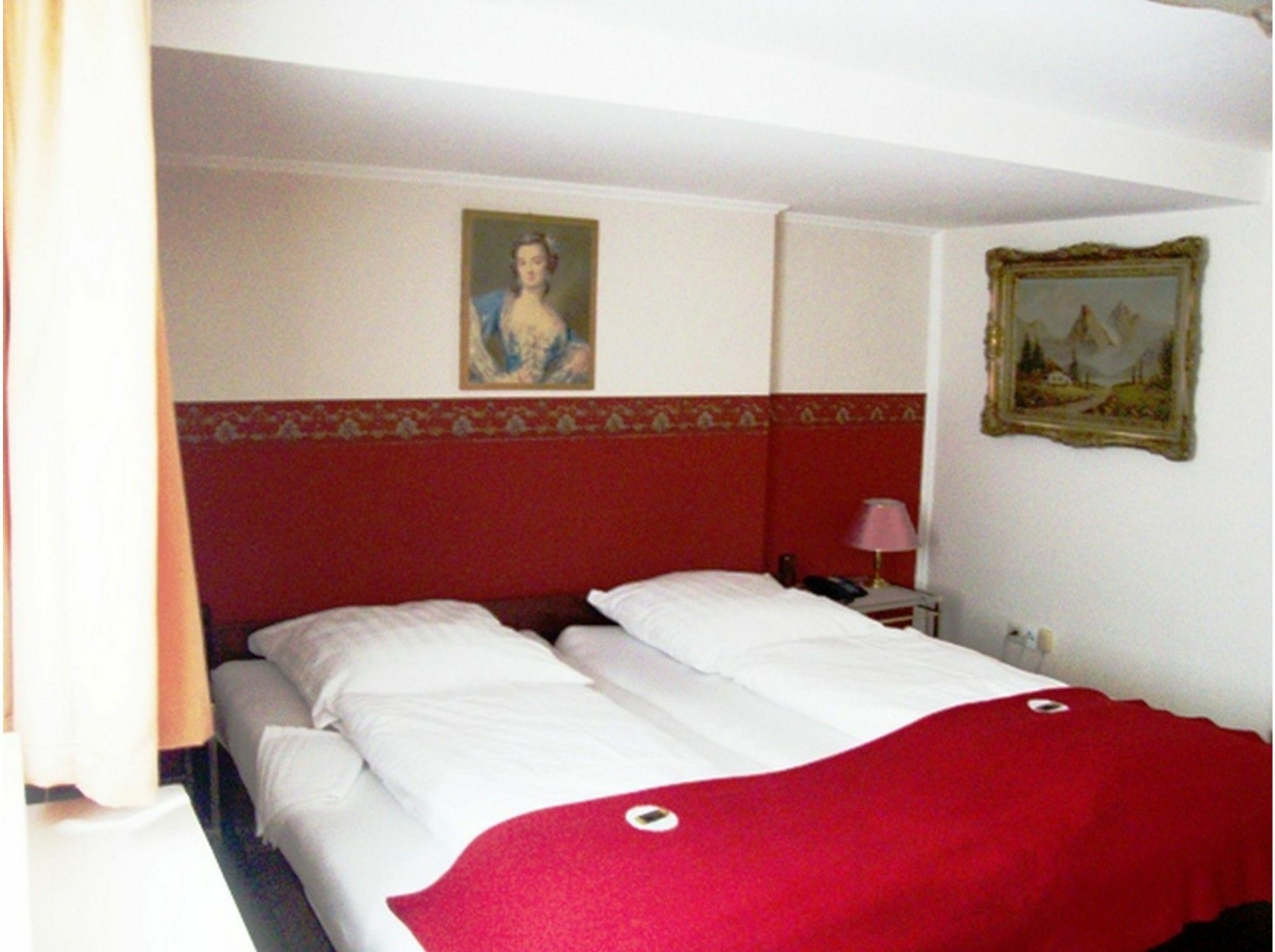Haus Mooren, Hotel Garni Dusseldorf Ngoại thất bức ảnh
